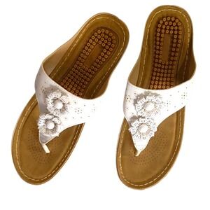White Floral Thong Wedge Sandals Laser Cut Massage Footbed EU 42 US 10.5‎